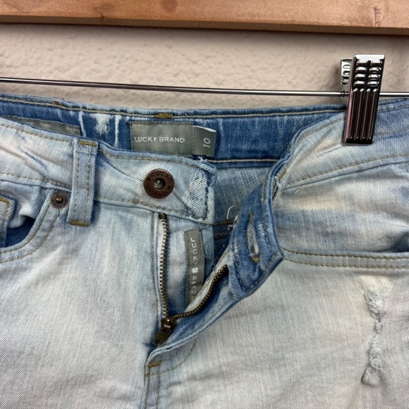 Girl's Lucky Brand Cuffed Raw Hem 2.5" Denim Riley Shorts in Light Wash … - Picture 4 of 8